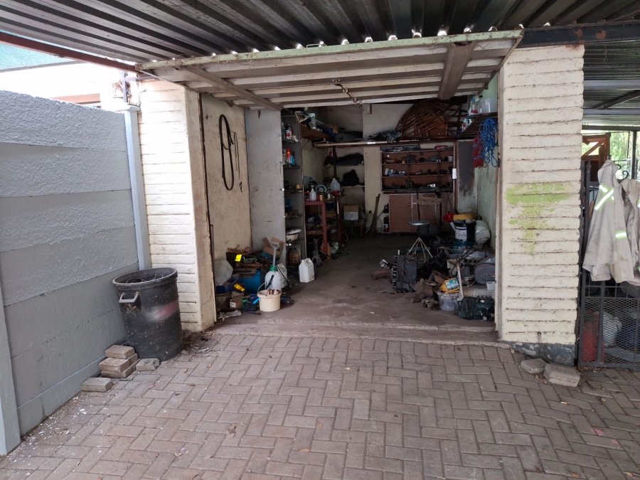 4 Bedroom Property for Sale in Oos Einde North West